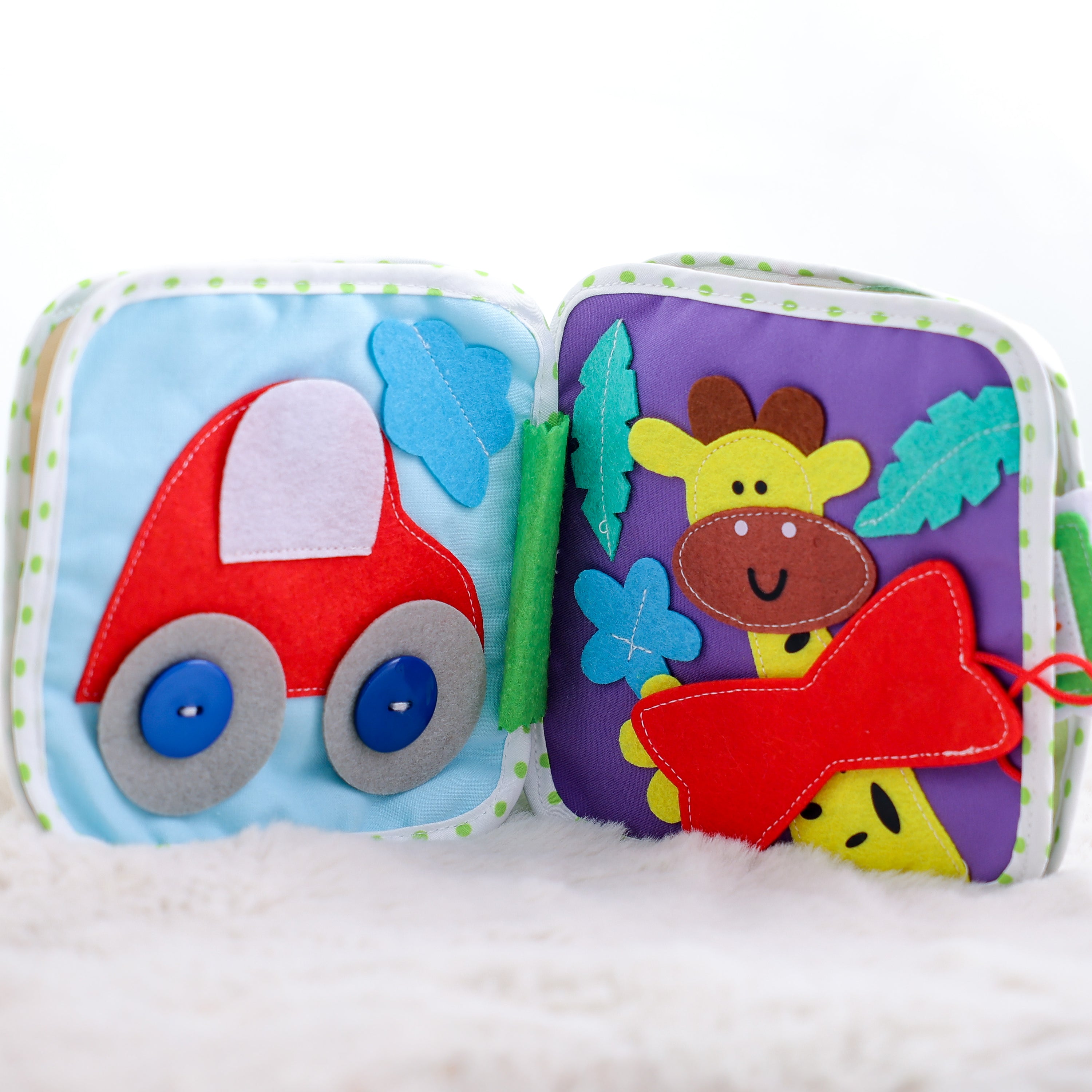 Zen sensory books : giraffe busy book