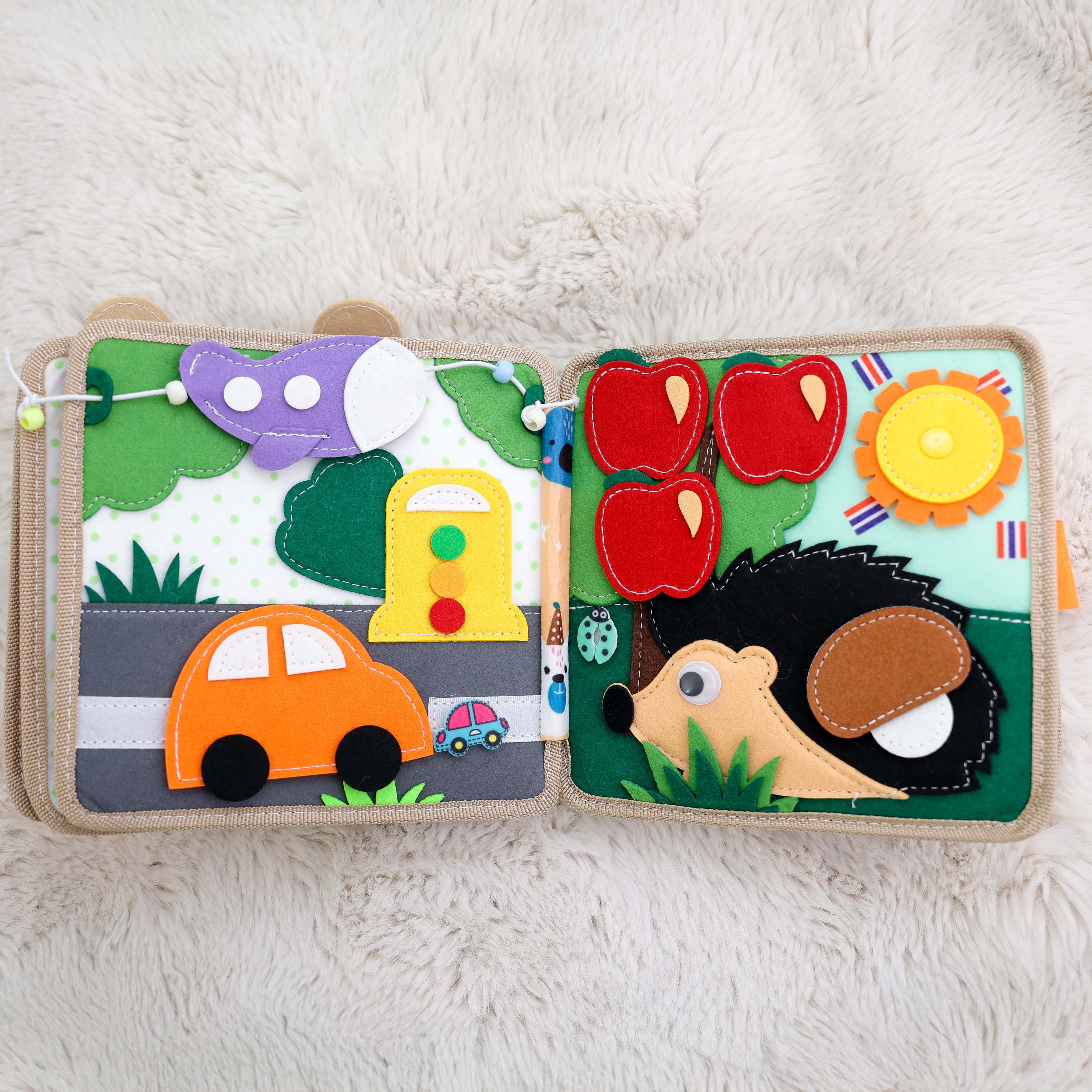 Zen sensory books : giraffe busy book