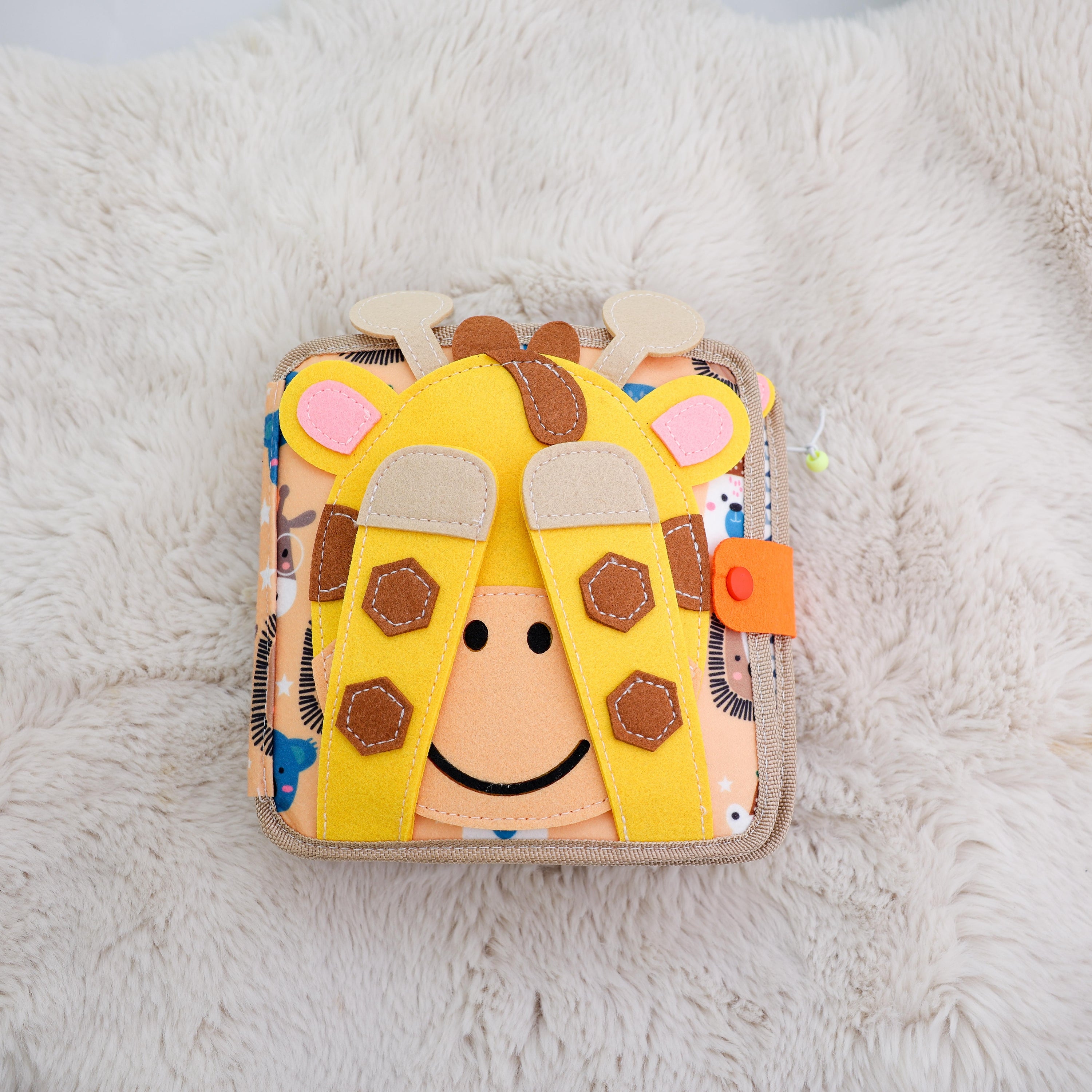 Zen sensory books : giraffe busy book