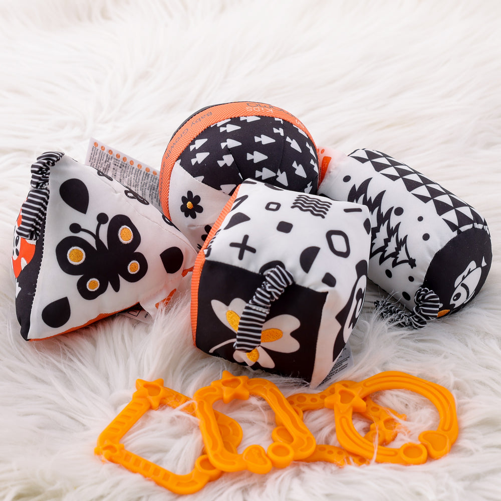 B&W geometric hanging rattle set