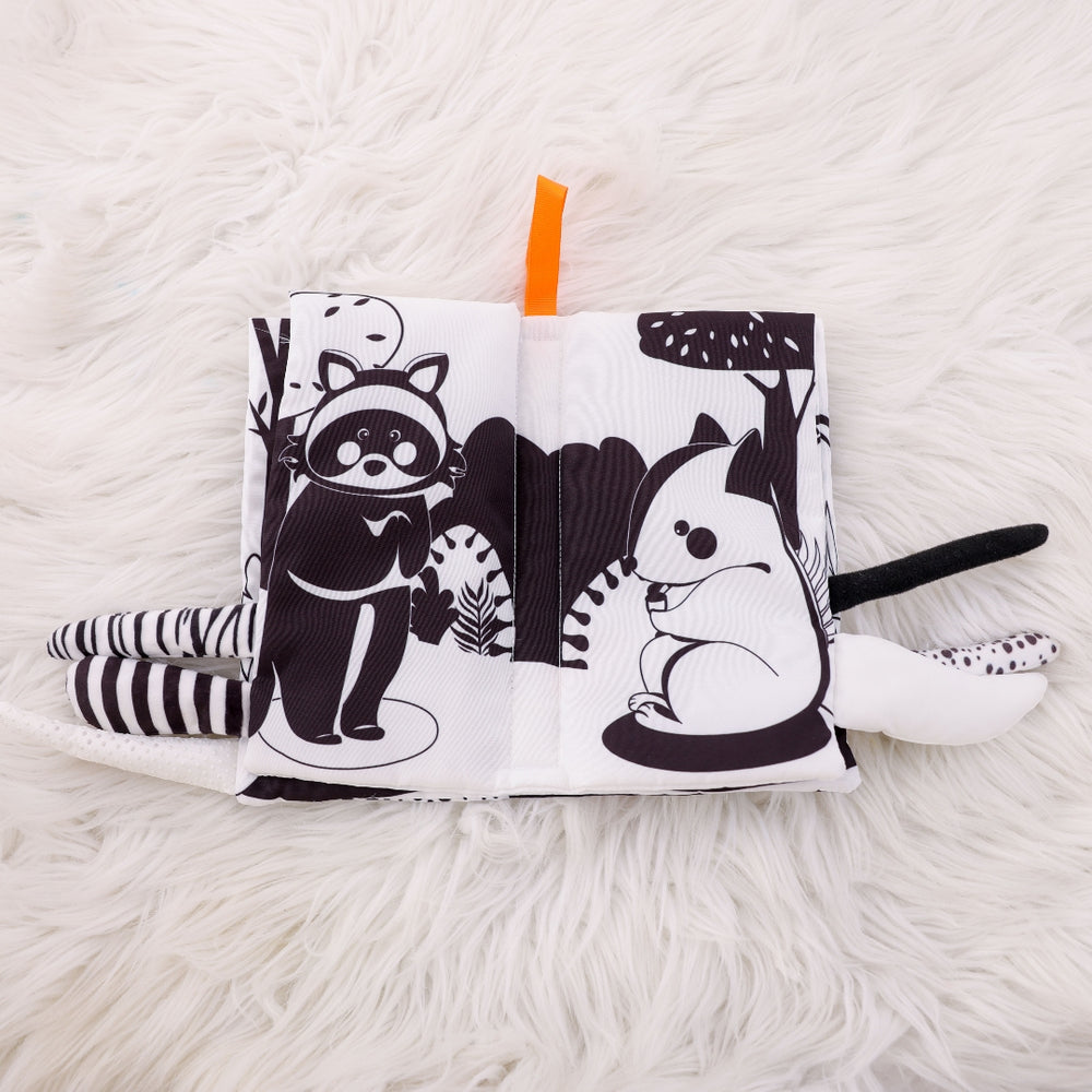 Tail cloth books ‐ black and white