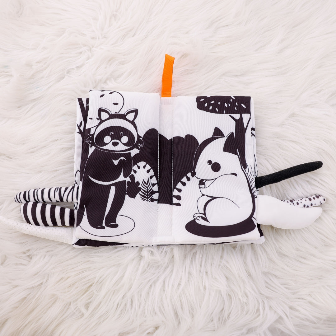Tail cloth books ‐ black and white